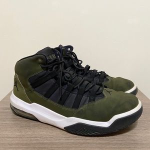 jordan max aura olive green
